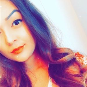 Meet your Posher, Leanne